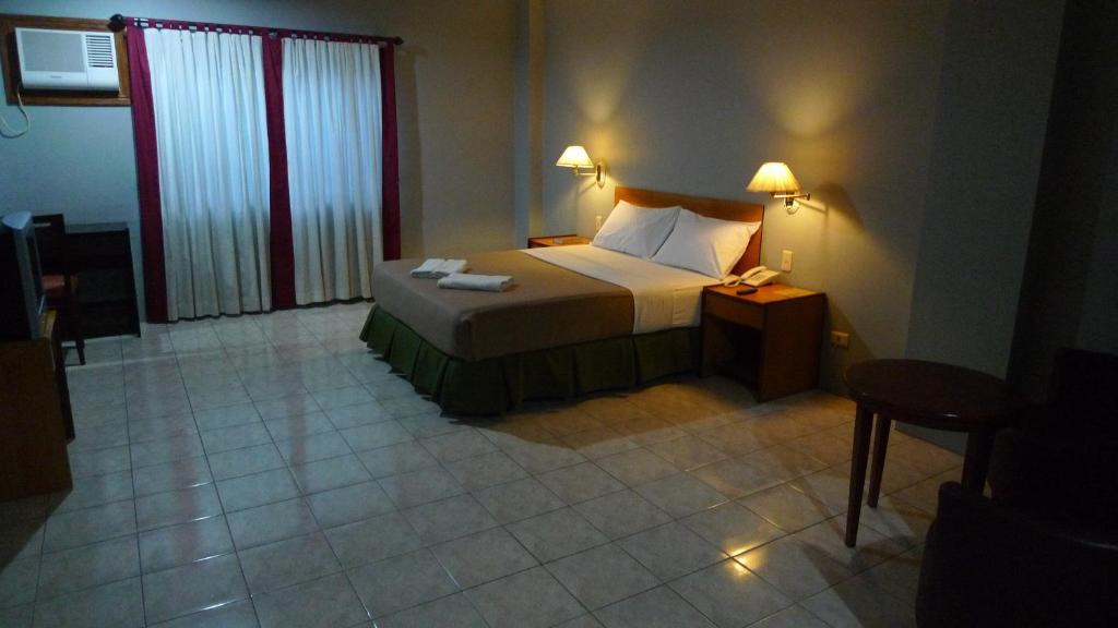 Sequoia Inn Davao Room photo