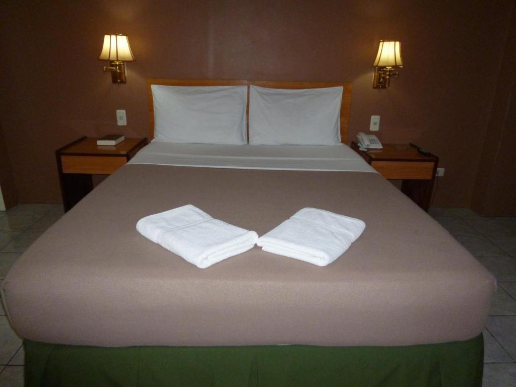 Sequoia Inn Davao Room photo