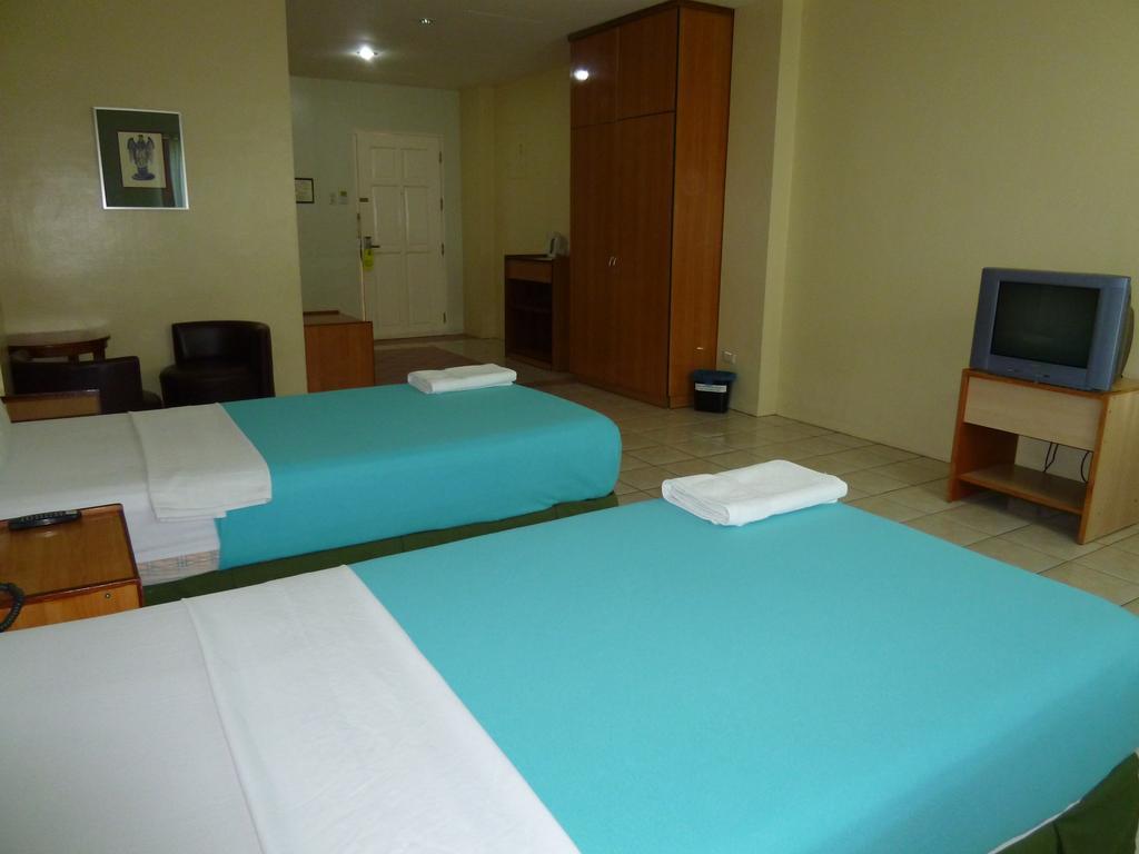 Sequoia Inn Davao Room photo