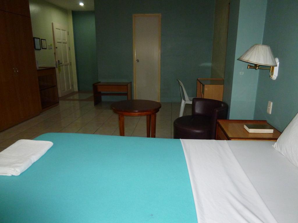 Sequoia Inn Davao Room photo