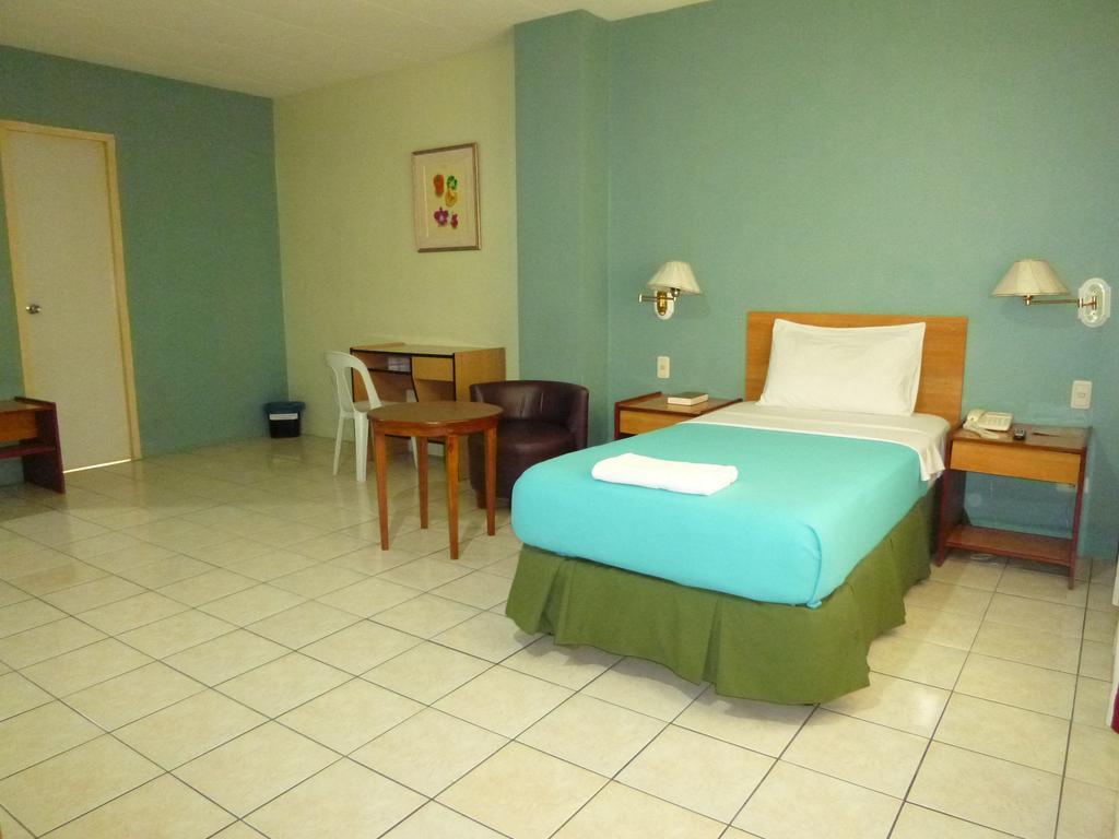 Sequoia Inn Davao Room photo